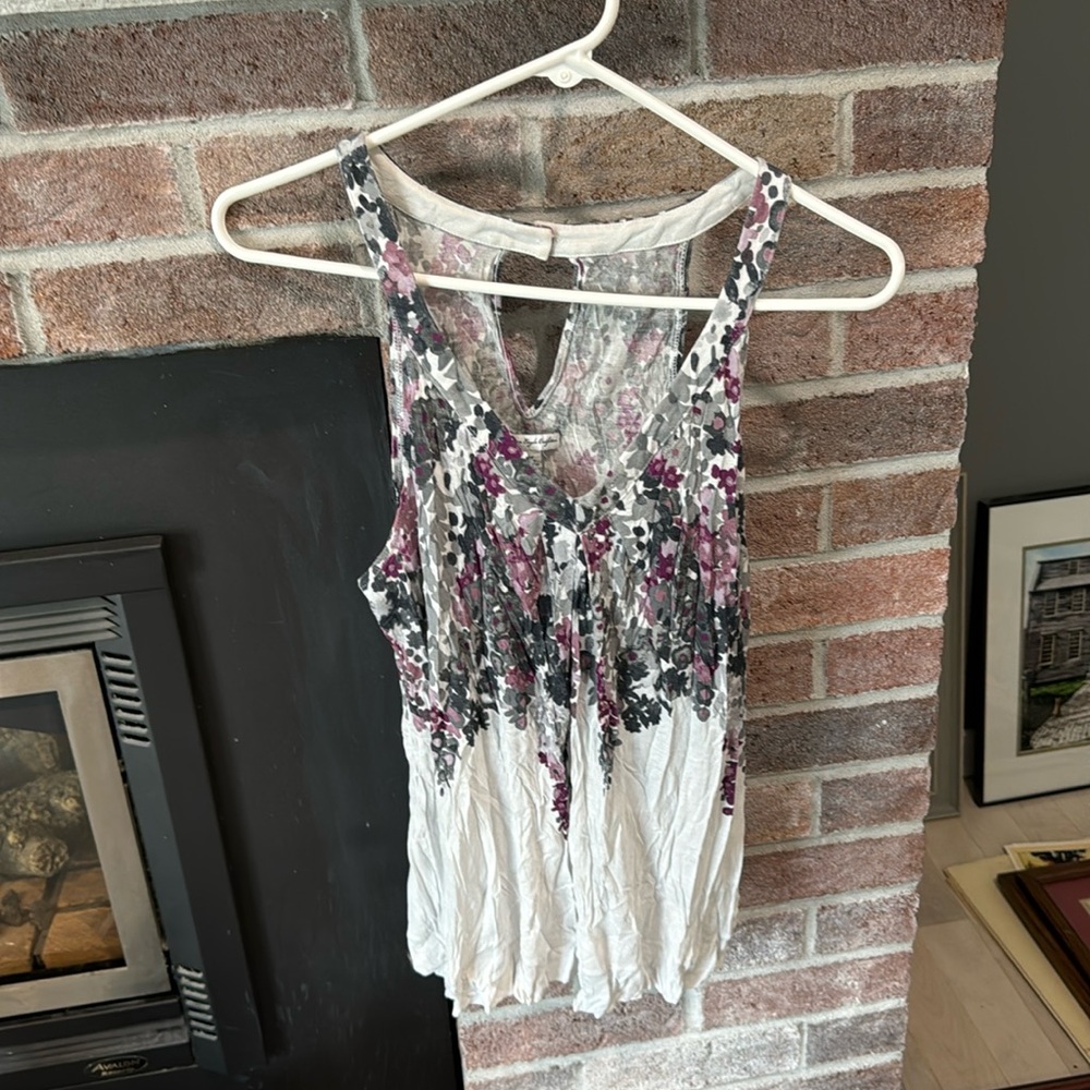 Well loved American eagle large tank